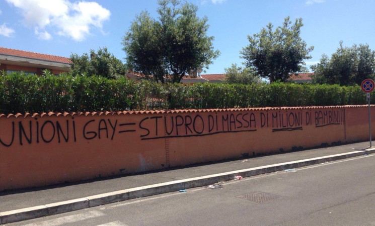 Unioni civili: Concia, scritta omofoba a Infernetto a Roma. Chiedo a Ama di cancellarla immediatamente